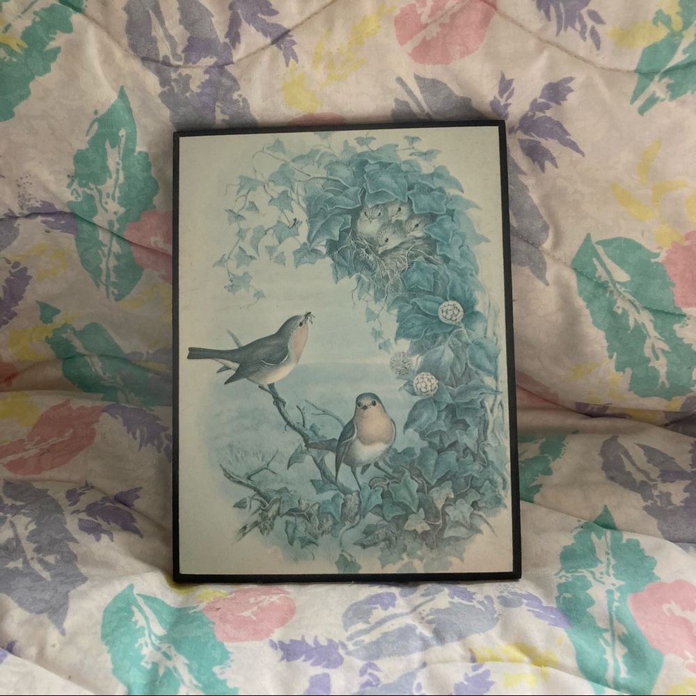 Adorable wooden plaque picture of birds nest
